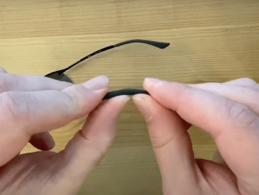Come regolare i tuoi occhiali Ray-Ban a casa – immagine 2